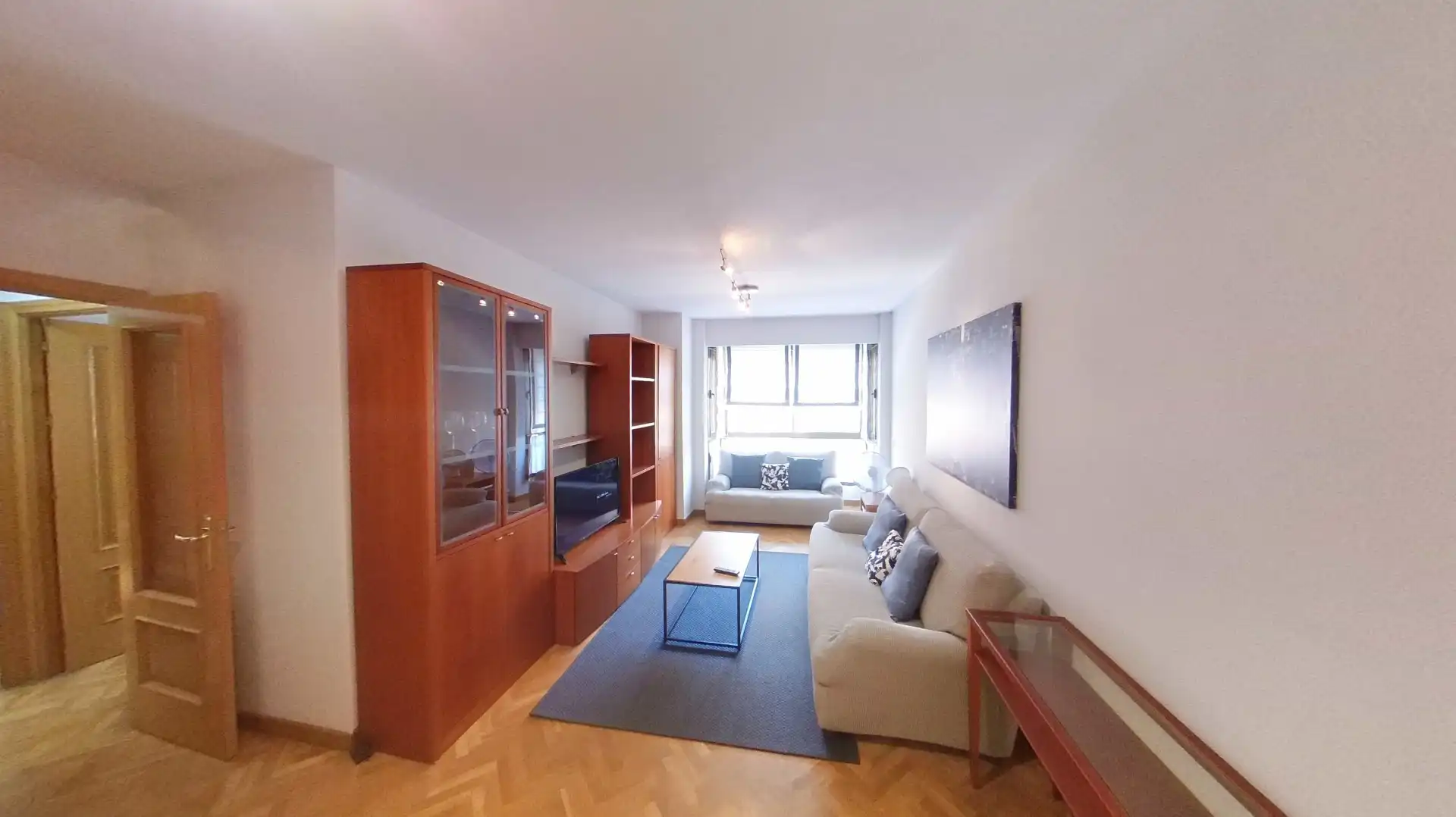 Flat for rent in Calle de Rafael Bergamín, San Juan Bautista