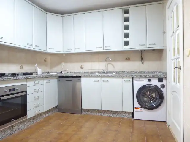 Cocina de Piso de alquiler en Málaga con Aire acondicionado, Terraza y Horno