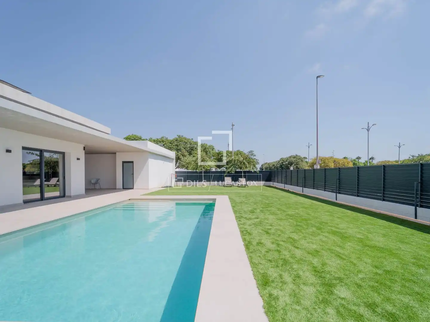 Piscina de Casa o xalet en venda en Burriana / Borriana amb Aire condicionat, Jardí privat i Traster