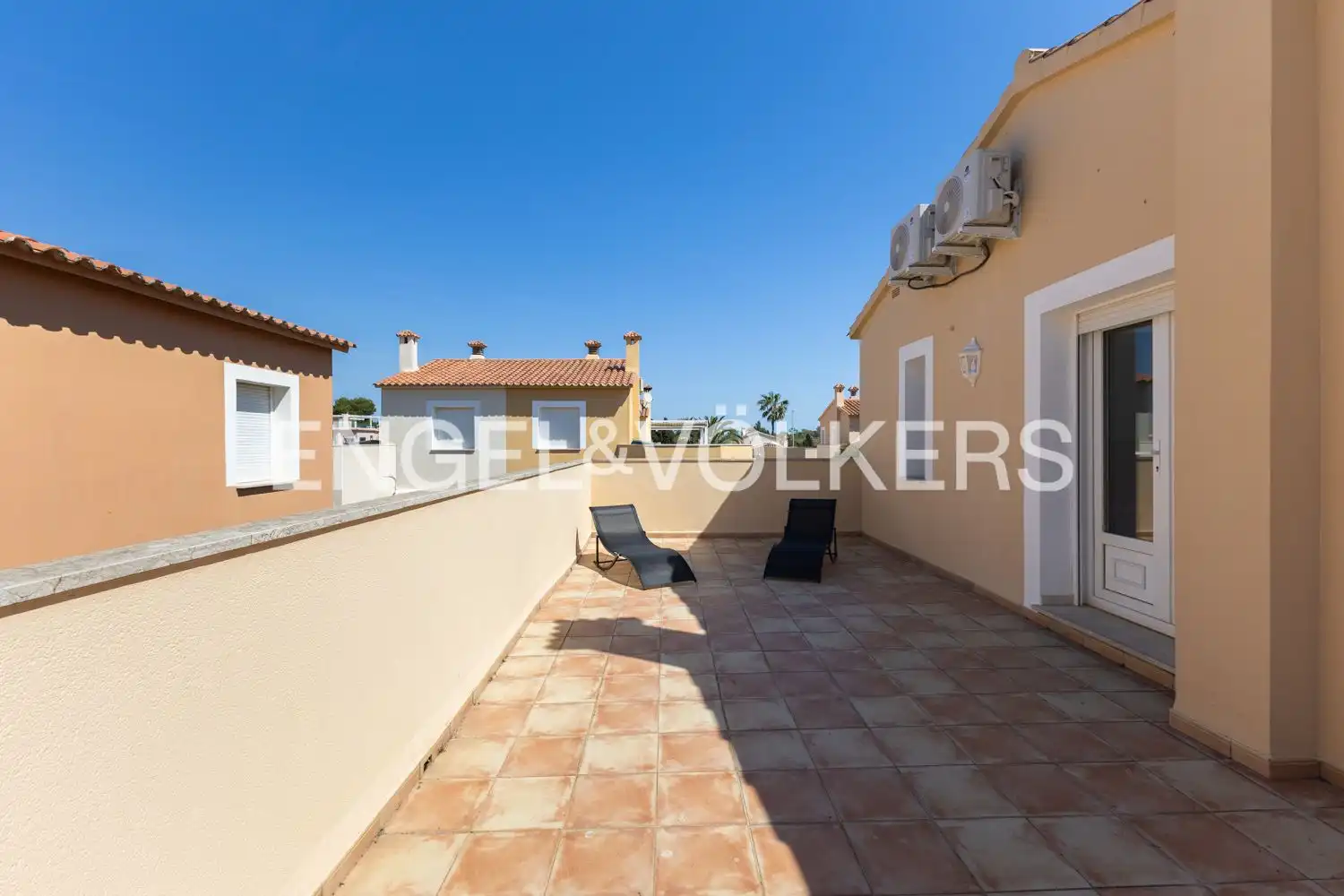 Terraza de Casa o chalet de alquiler en Oliva con Aire acondicionado, Calefacción y Jardín privado