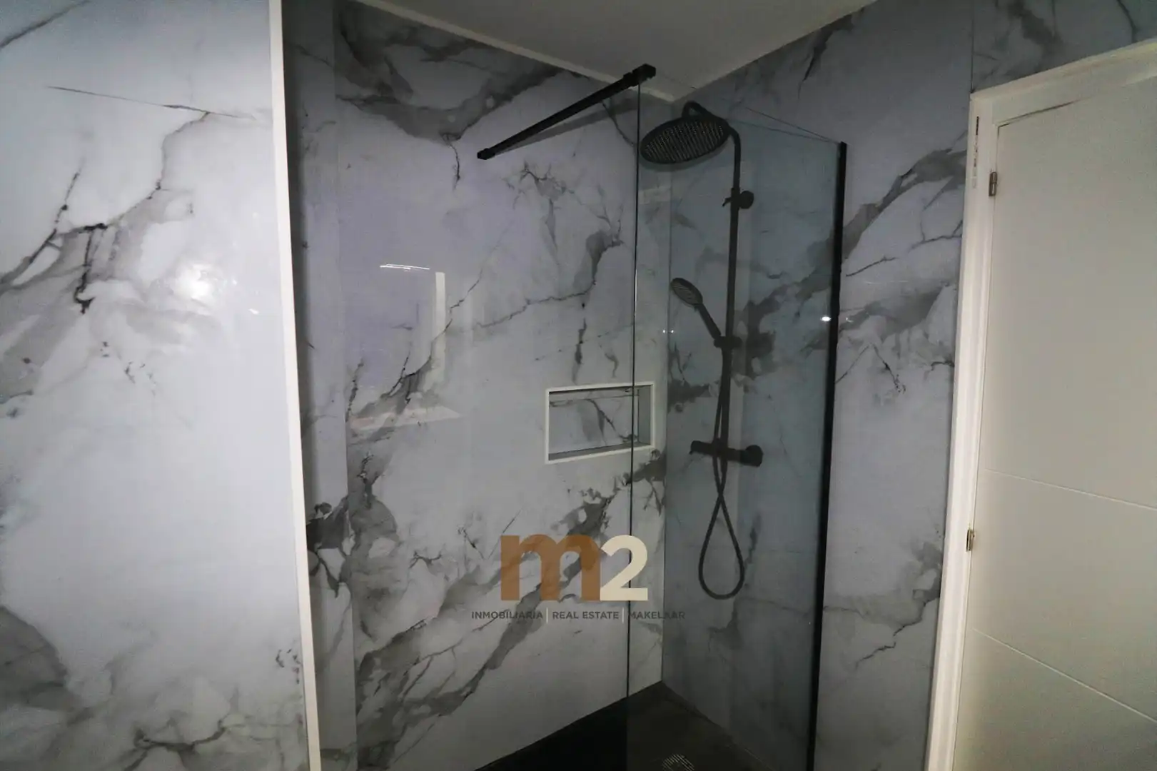 Baño de Apartamento en venta en Guardamar del Segura con Aire acondicionado, Amueblado y Horno