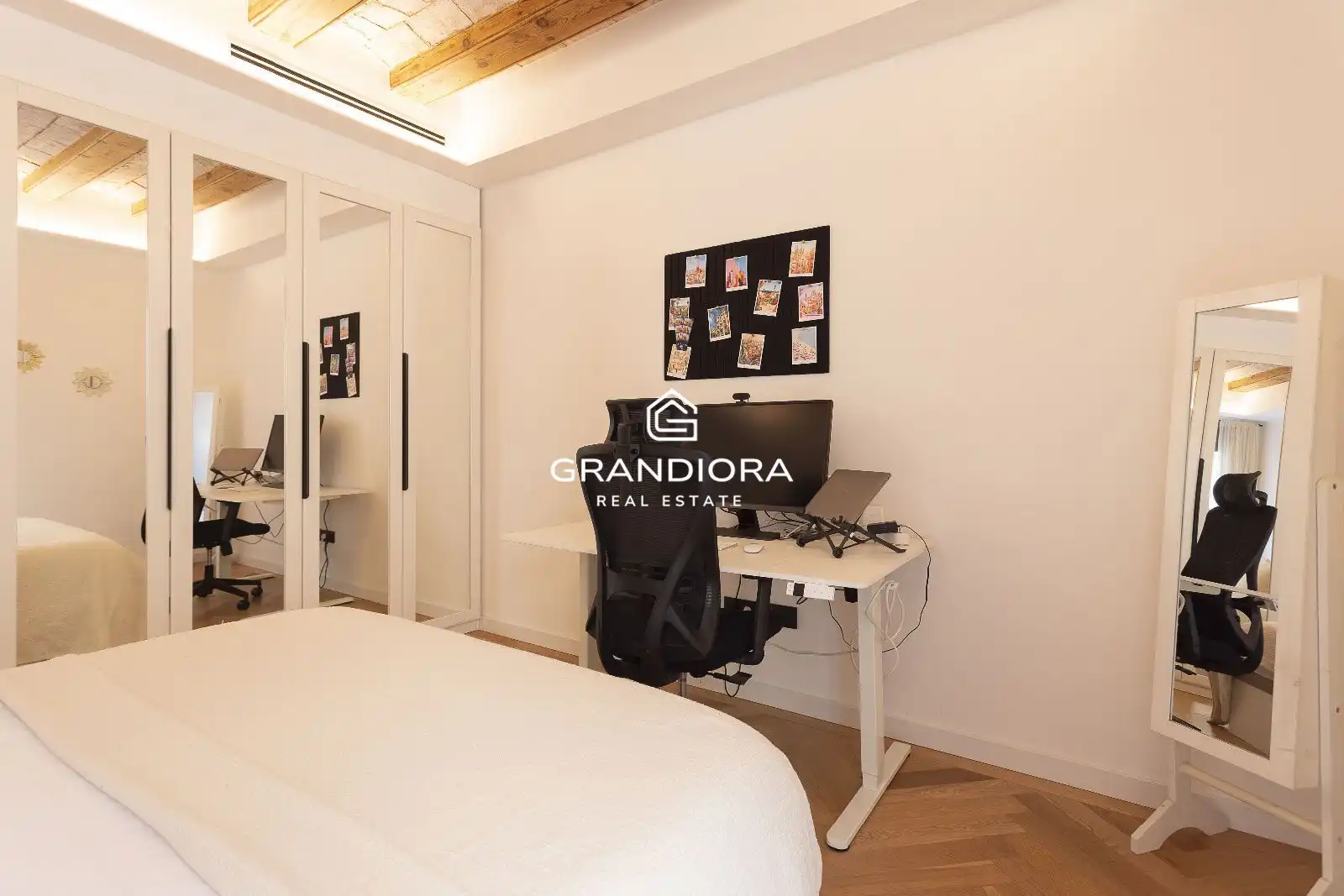 Bedroom of Flat for rent in Barcelona  with Air Conditioner