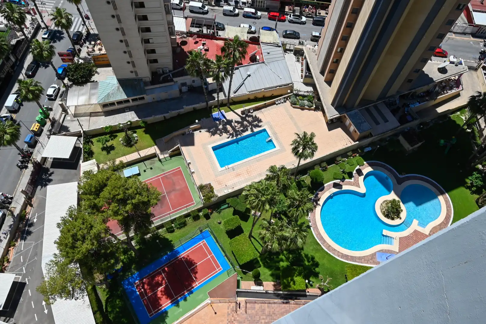 Swimming pool of Apartments for sale in Benidorm
