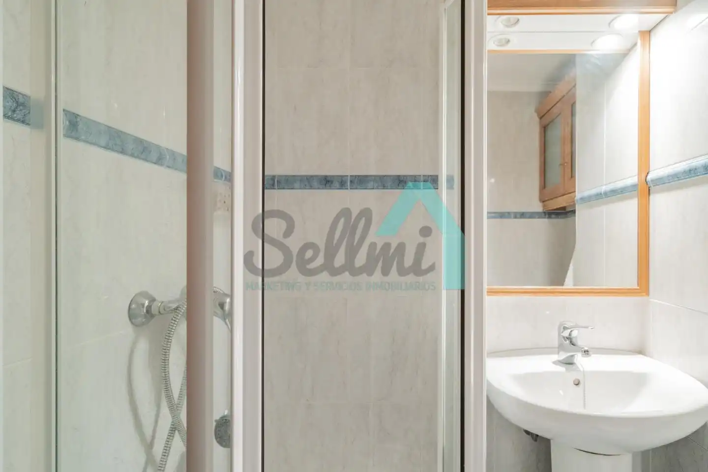 Badezimmer von Wohnung zur untervermieten in Oviedo  mit Heizung, Möbliert und Internet