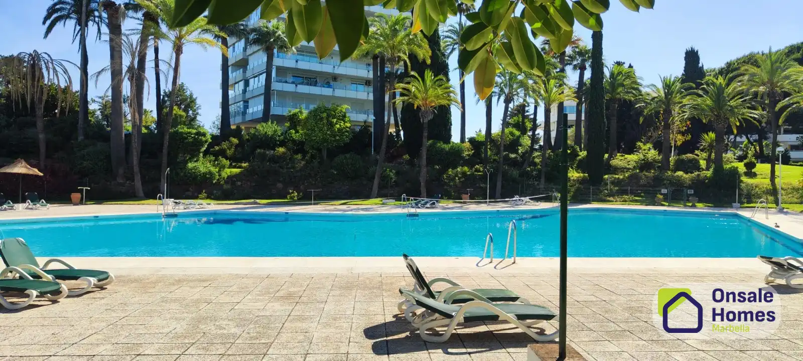 Piscina de Apartamento en venta en Marbella con Terraza, Trastero y Piscina comunitaria