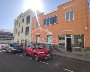 Vista exterior de Casa o xalet en venda en Guía de Isora amb Terrassa