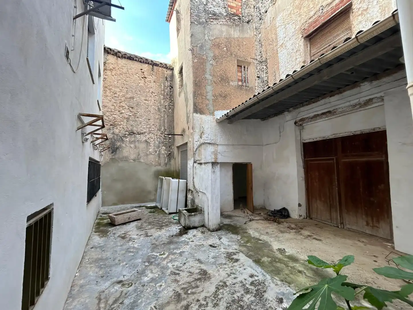 Exterior view of Industrial buildings for sale in Aielo de Malferit