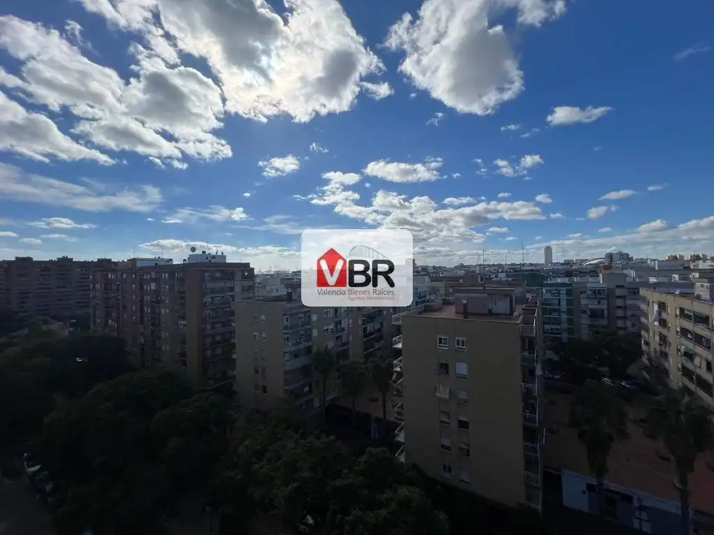 Außenansicht von Wohnung zur Miete in Valencia mit Klimaanlage, Heizung und Terrasse