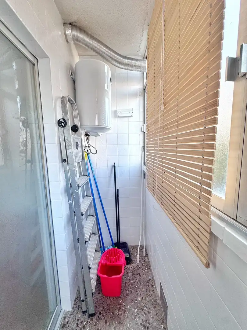 Baño de Piso de alquiler en Petrer con Aire acondicionado, Amueblado y Balcón