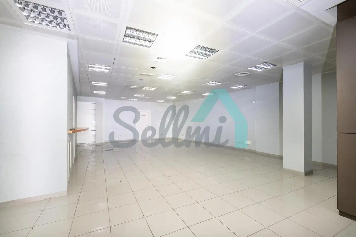 Locale commerciale in affitto a Manuel Llaneza, imagen 4