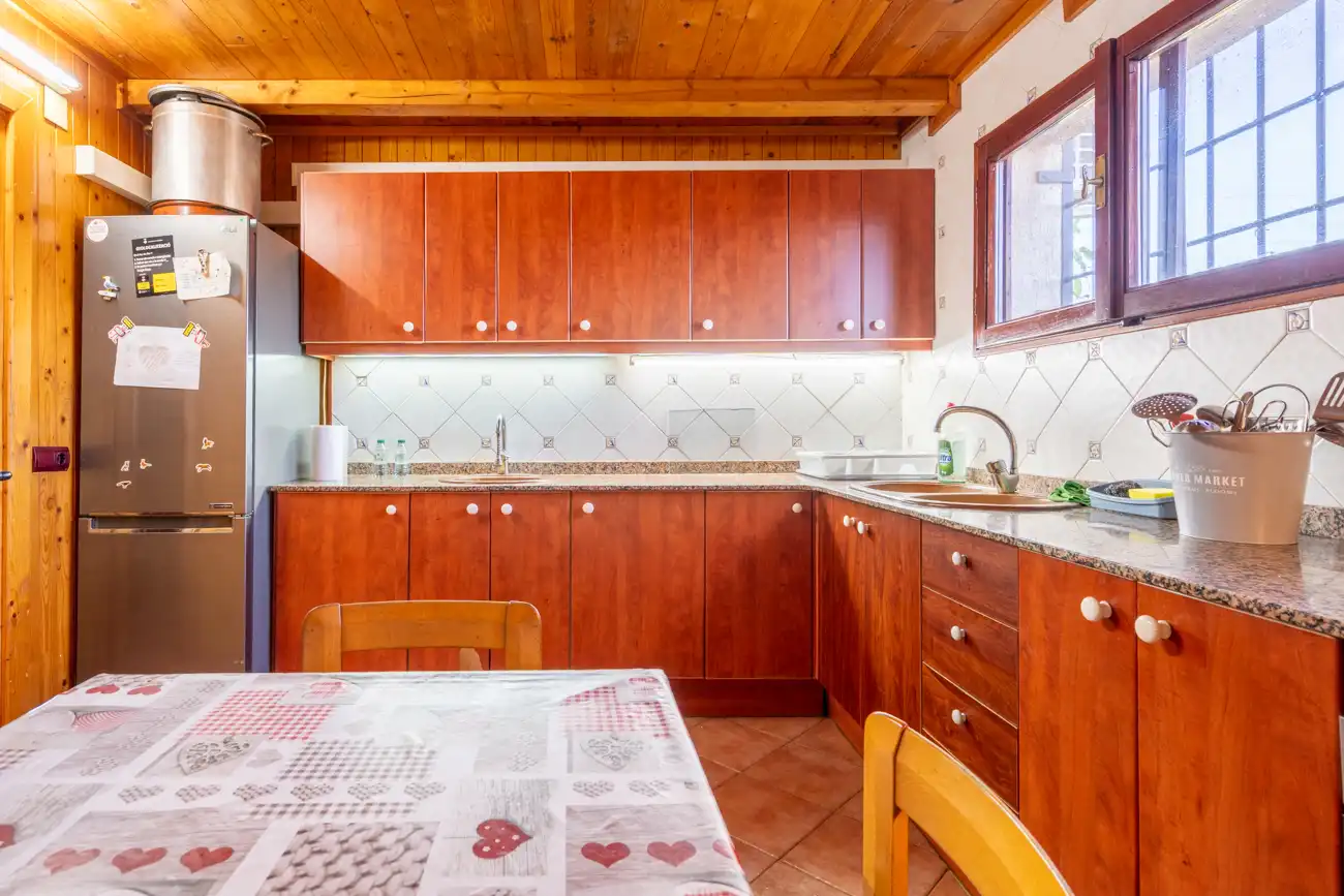 Cuina de Finca rústica en venda en L'Aldea amb Jardí privat, Terrassa i Moblat