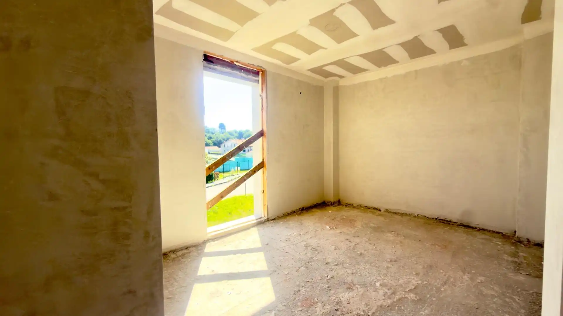 Casa adosada en venta en A Merca   con Calefacción, Jardín privado y Terraza