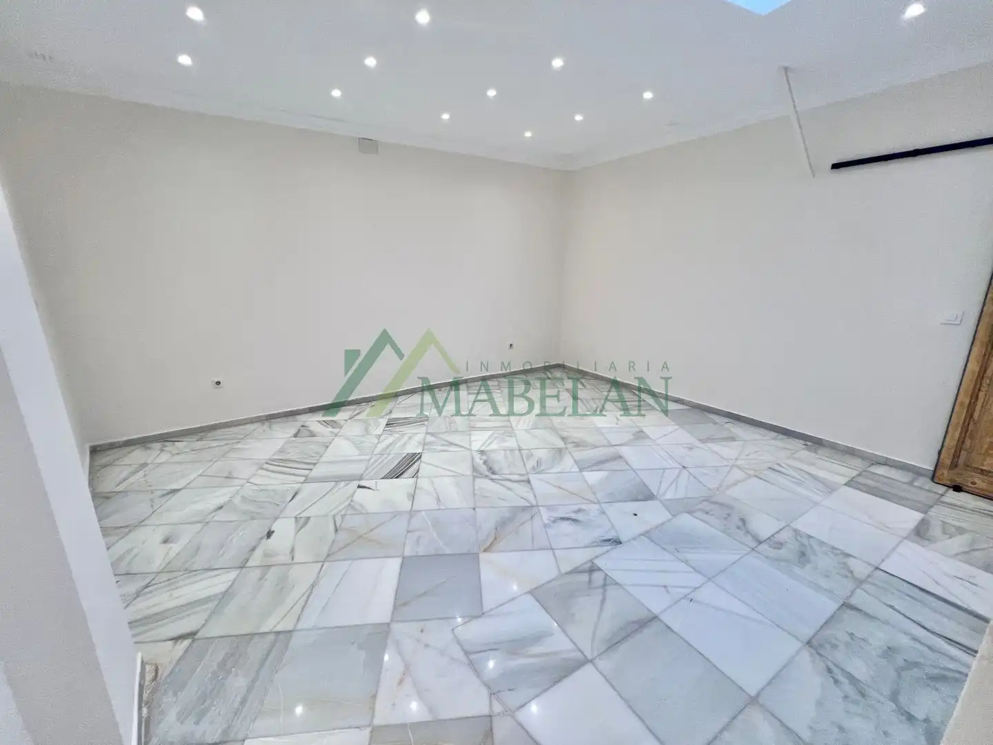 Office for rent in Jerez de la Frontera  with Heating
