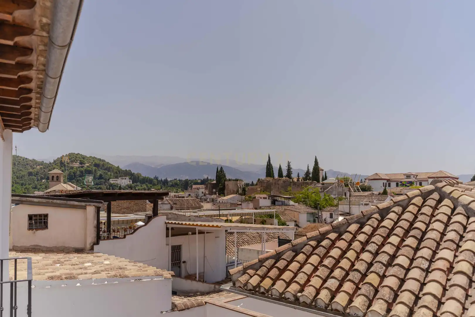 Vista exterior de Pis en venda en Granada amb Aire condicionat