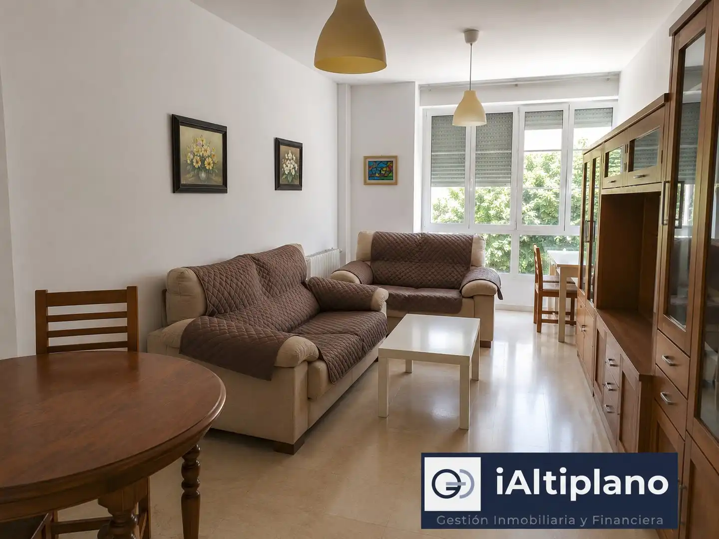 Sala de estar de Piso en venta en Baza con Calefacción y Amueblado