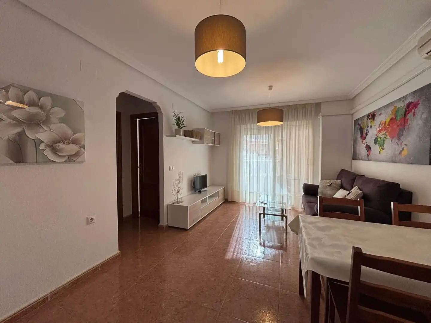 Wohnzimmer von Wohnung zur Miete in Torrevieja mit Klimaanlage, Heizung und Terrasse