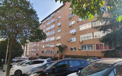 Exterior view of Flat for sale in  Madrid Capital  with Heating, Private garden and Community pool