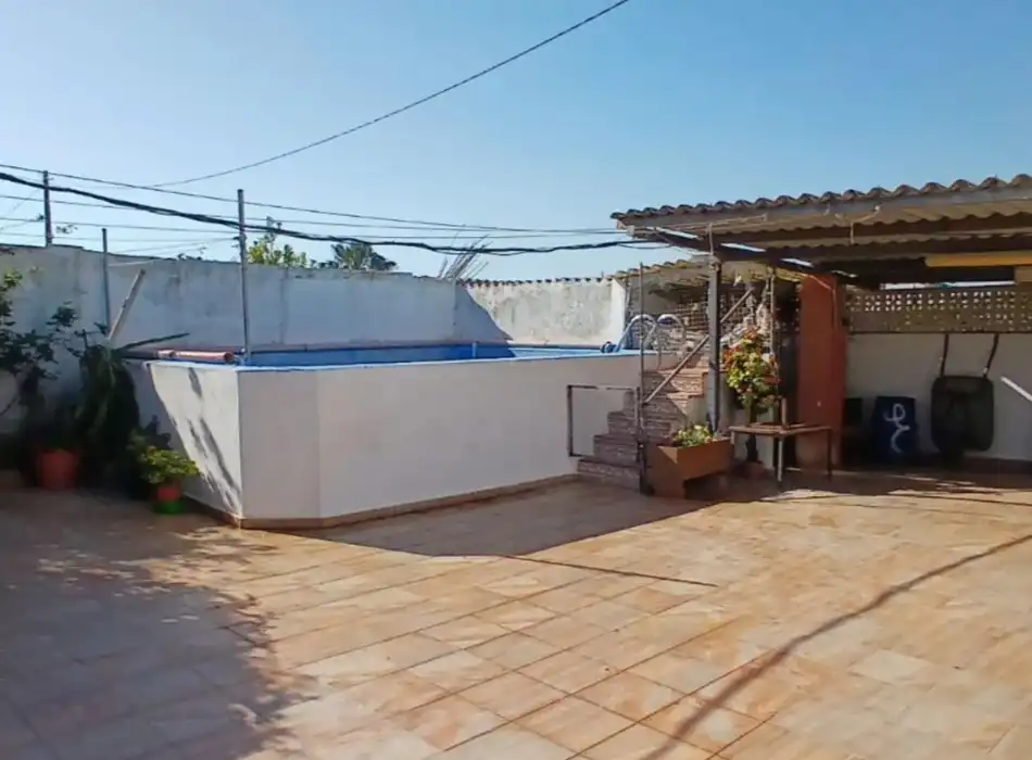 Piscina de Finca rústica en venta en Castellón de la Plana / Castelló de la Plana con Aire acondicionado, Jardín privado y Terraza