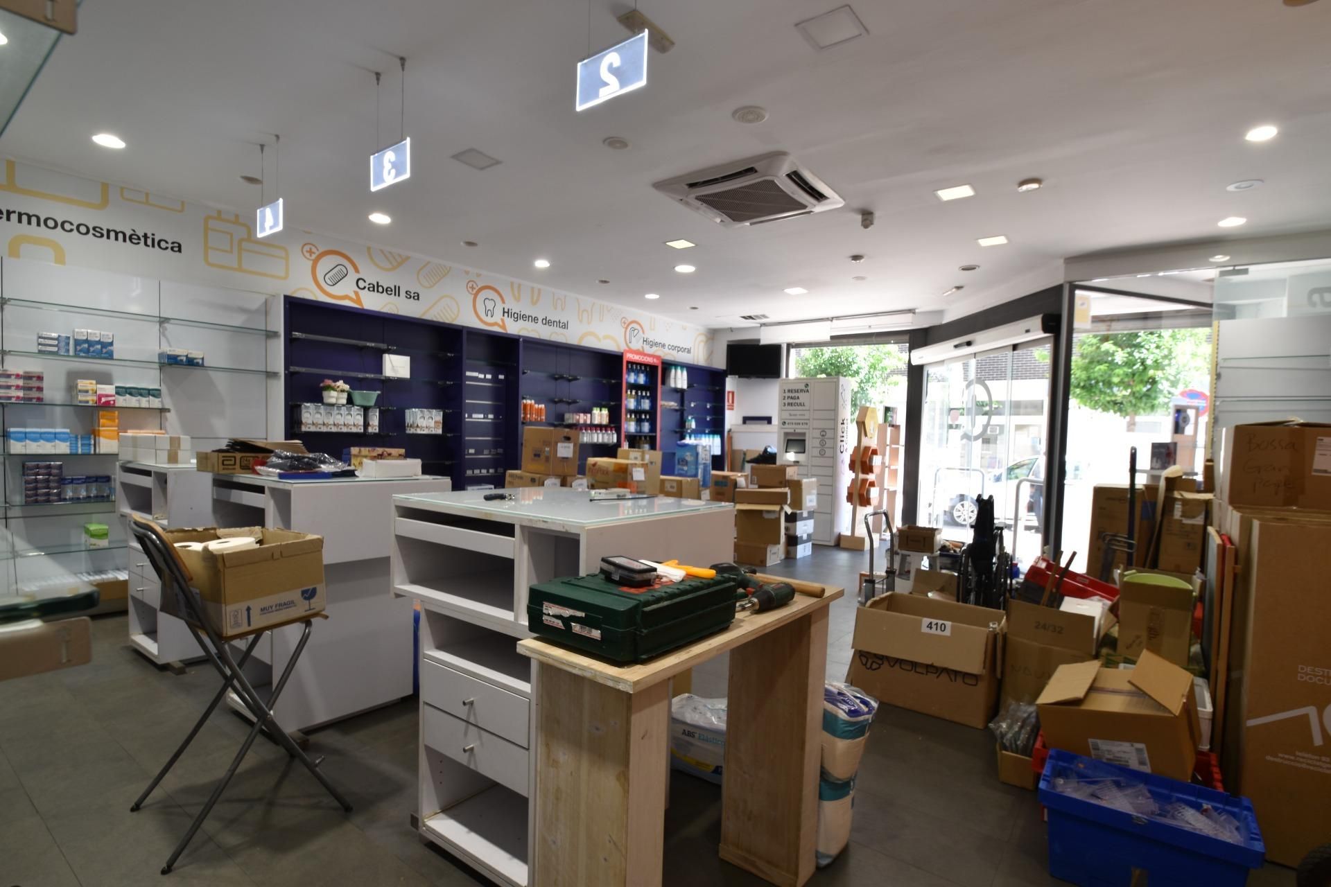 Local de alquiler en Carrer ROGER DE FLOR, 102, Les Roquetes