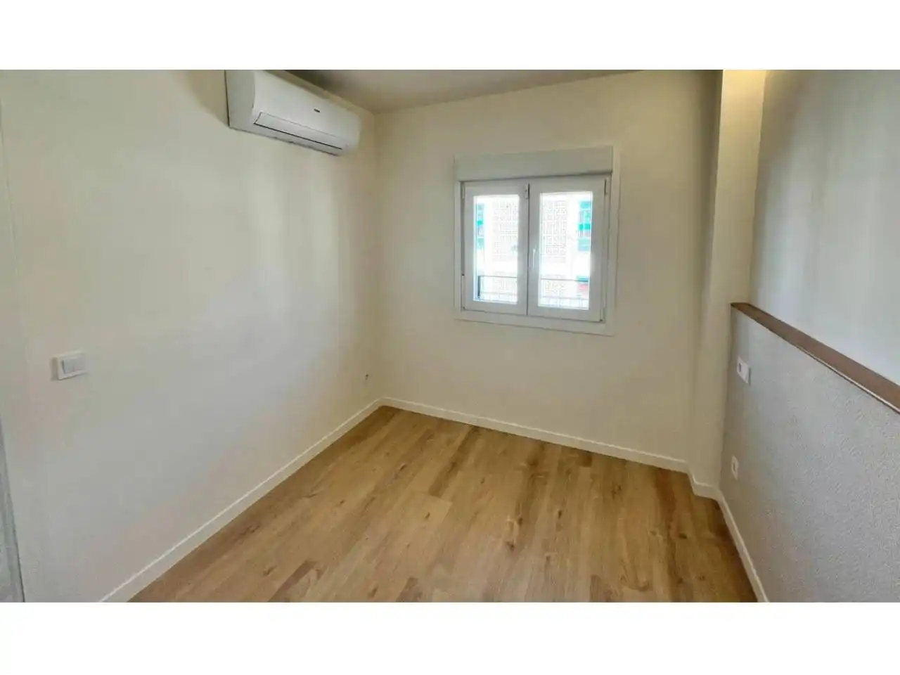 Schlafzimmer von Wohnung zum Verkauf in Sant Joan Despí mit Klimaanlage, Heizung und Parkett