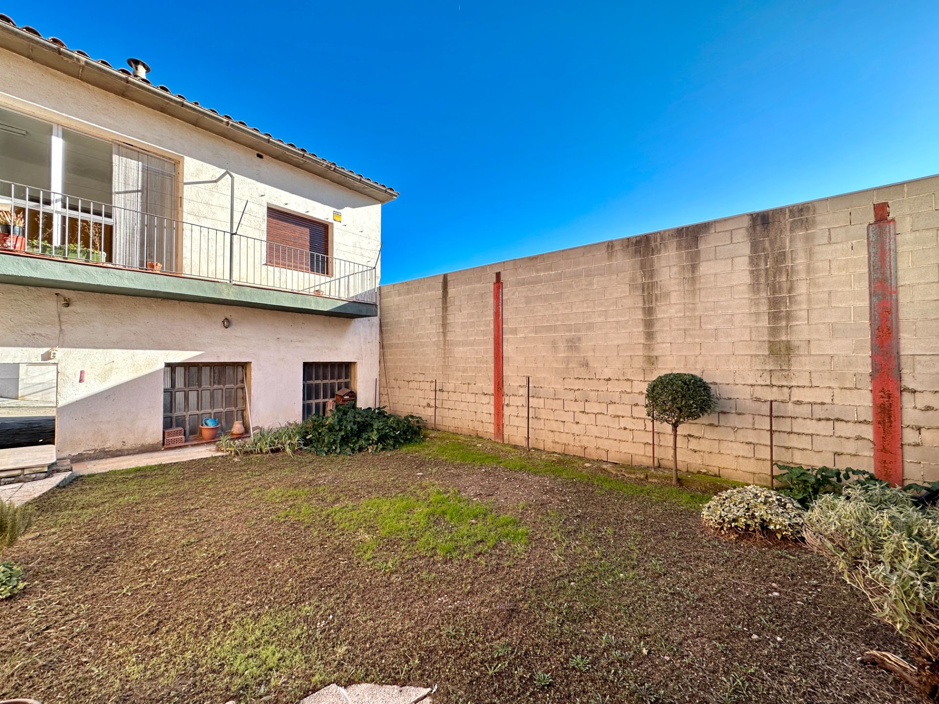 Exterior view of House or chalet for sale in Torelló  with Air Conditioner, Heating and Private garden