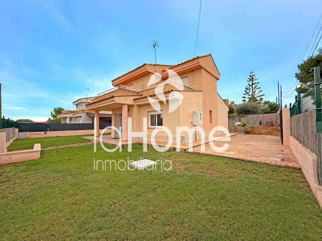 Casa-chalet en Alquiler en La Conarda - Montesano