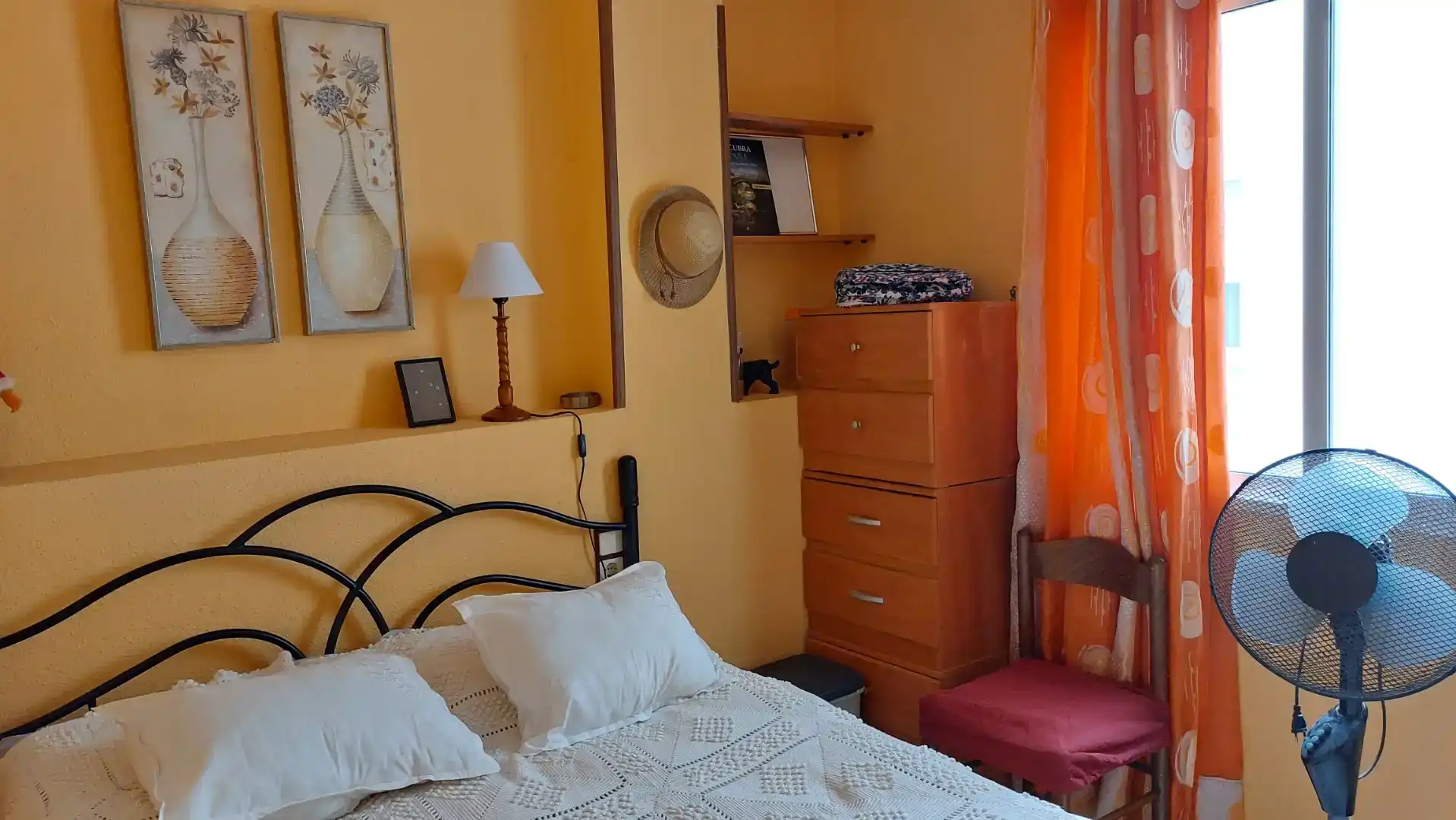Bedroom of Flat for share in Torrevieja  with Furnished, Washing machine and TV