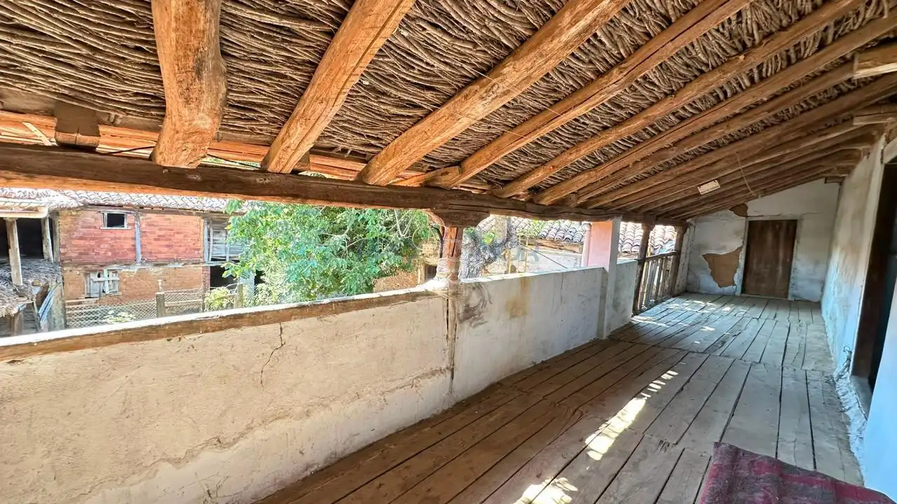 Terrassa de Finca rústica en venda en Chozas de Abajo amb Calefacció, Jardí privat i Moblat