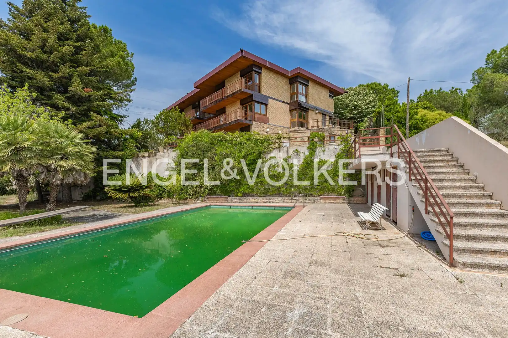 Vista exterior de Finca rústica en venda en Manresa amb Calefacció, Jardí privat i Terrassa