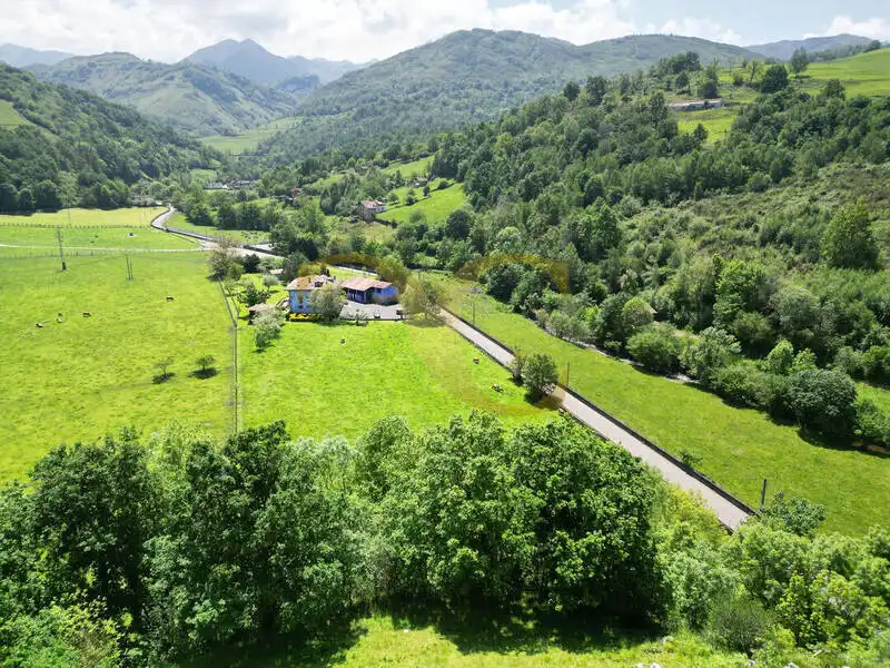 Vista exterior de Casa o chalet en venta en Cangas de Onís