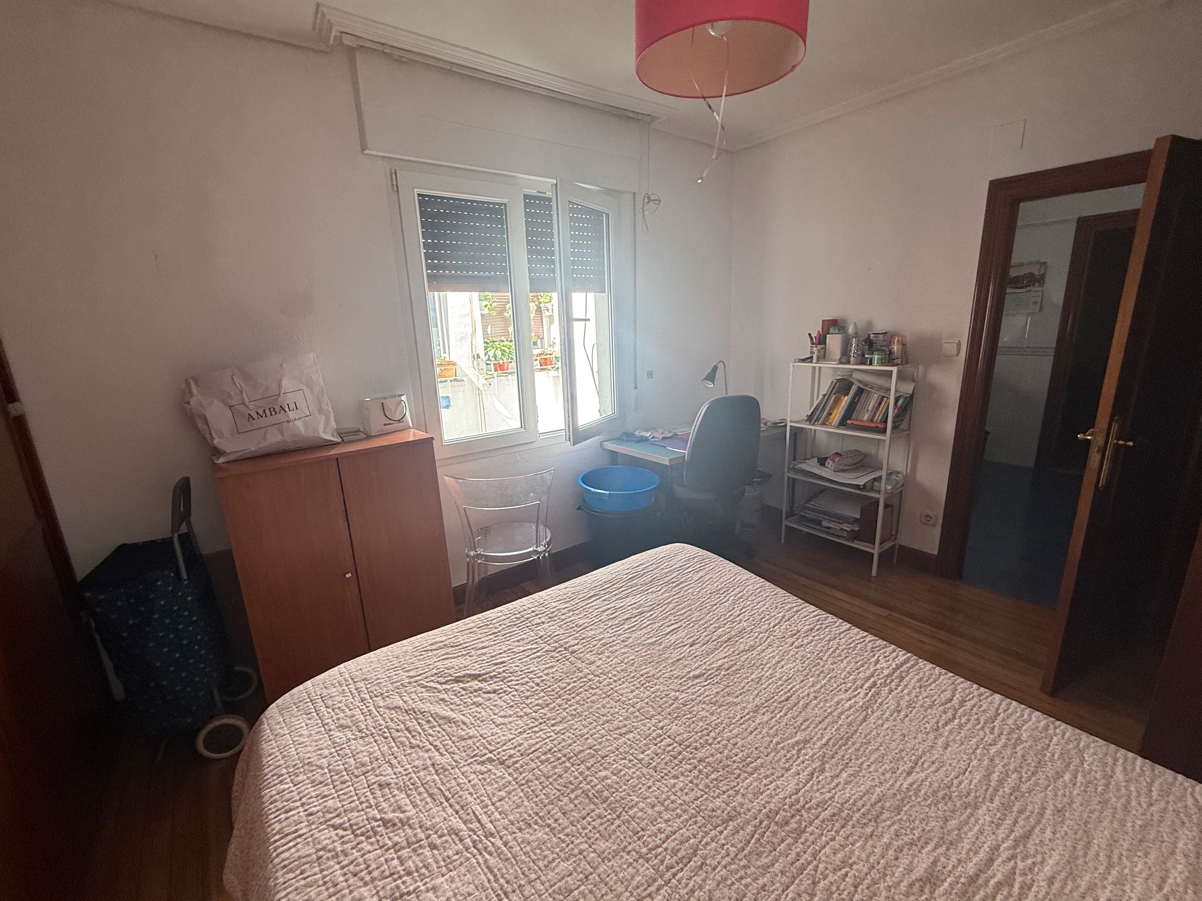 Bedroom of Flat for sale in Bilbao 