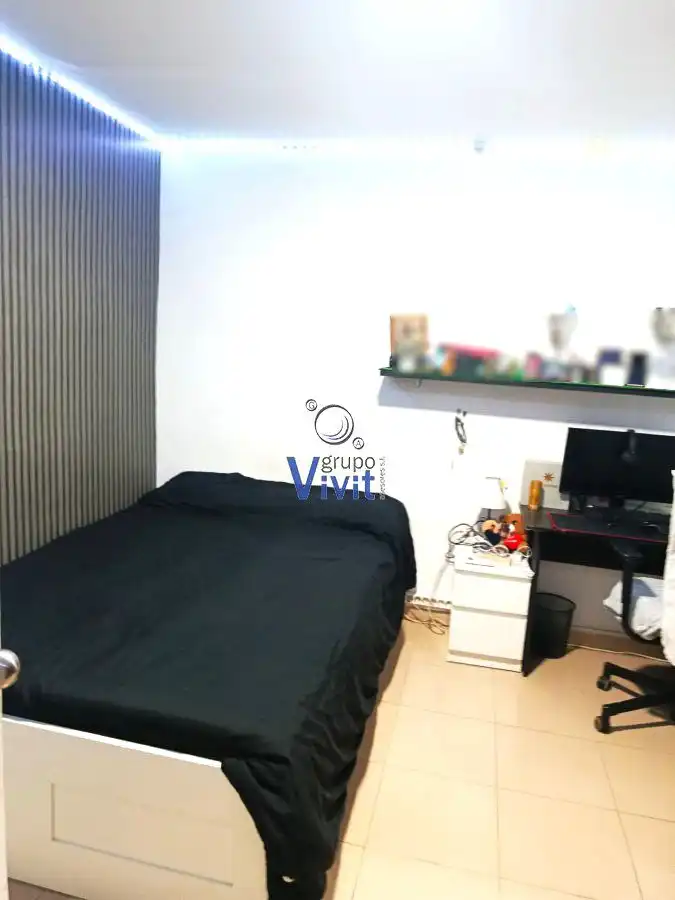 Habitación de Casa adosada en venta en Sevilla con Trastero