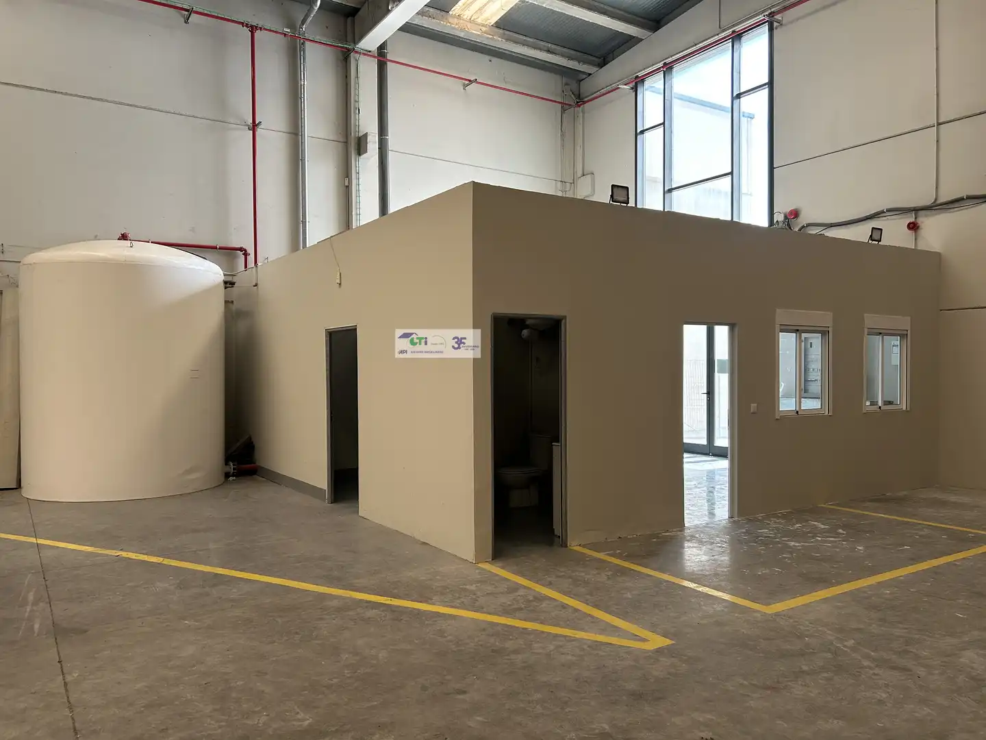 Industrial buildings for rent in La Muela
