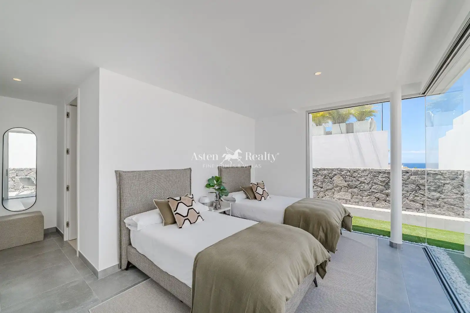 Habitación de Casa o chalet en venta en Adeje con Aire acondicionado, Calefacción y Jardín privado