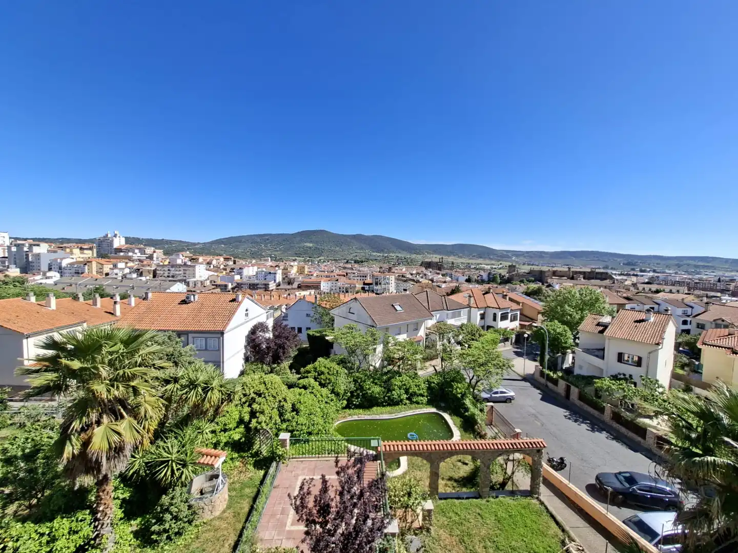Exterior view of Houses for sale in Plasencia  with Air Conditioner