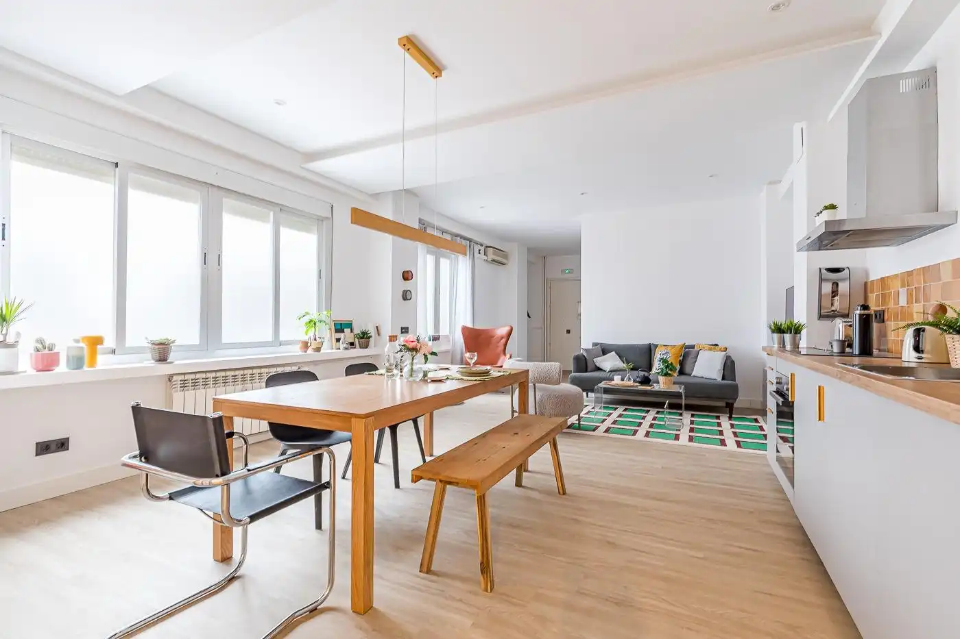 Menjador de Apartament en venda en Madrid amb Aire condicionat, Calefacció i Moblat
