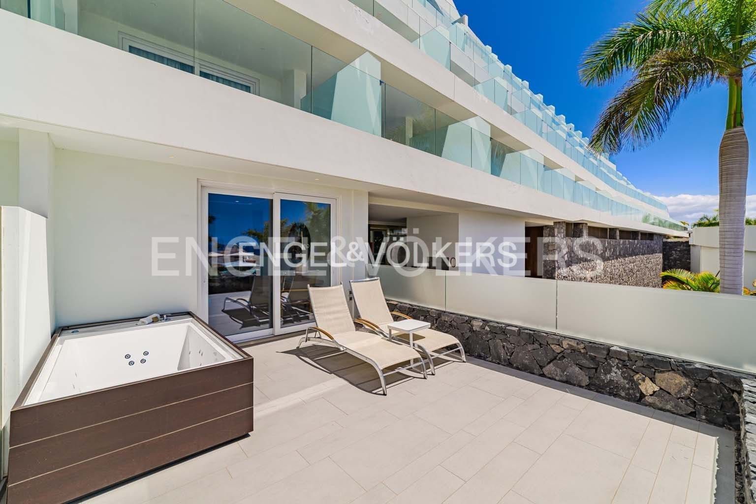 Terraza de Piso en venta en Adeje con Aire acondicionado, Terraza y Piscina