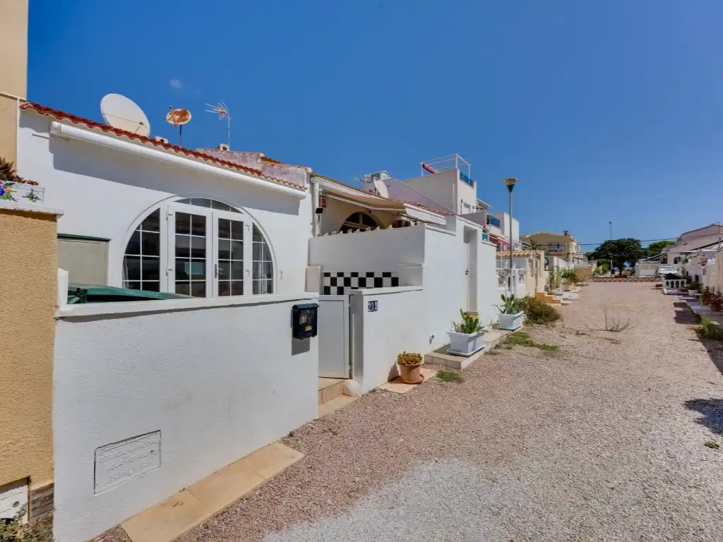 Bungalow con jardín en venta en Zona Carrefour - Urbanizaciones, imagen 25