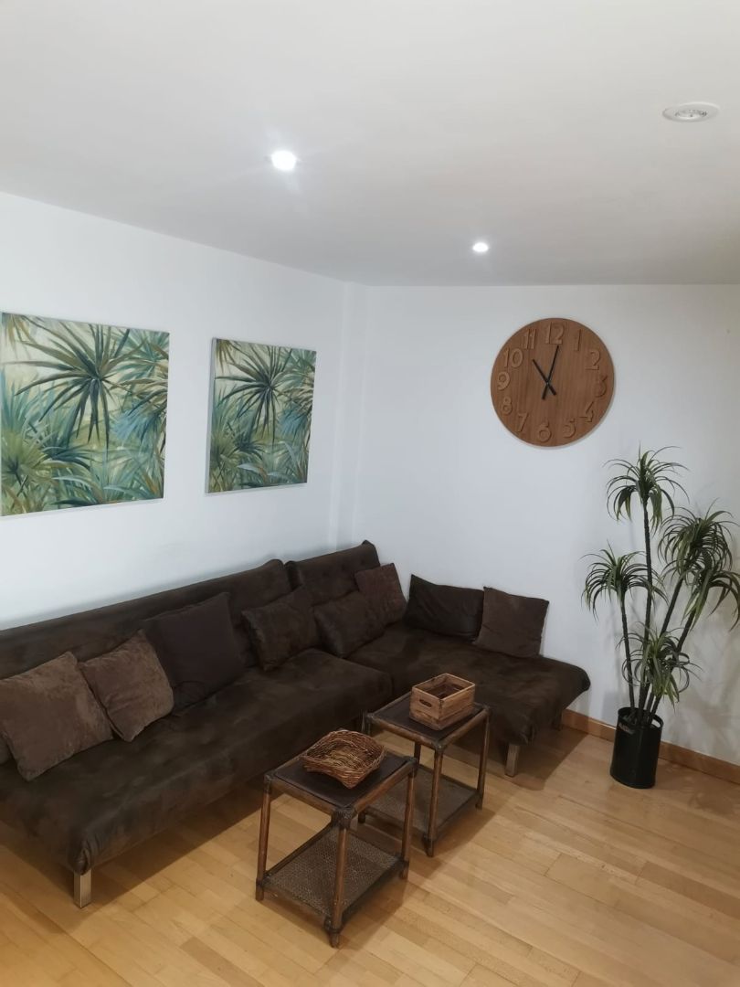 Sala d'estar de Pis de lloguer en  Zaragoza Capital amb Calefacció, Forn i Rentadora