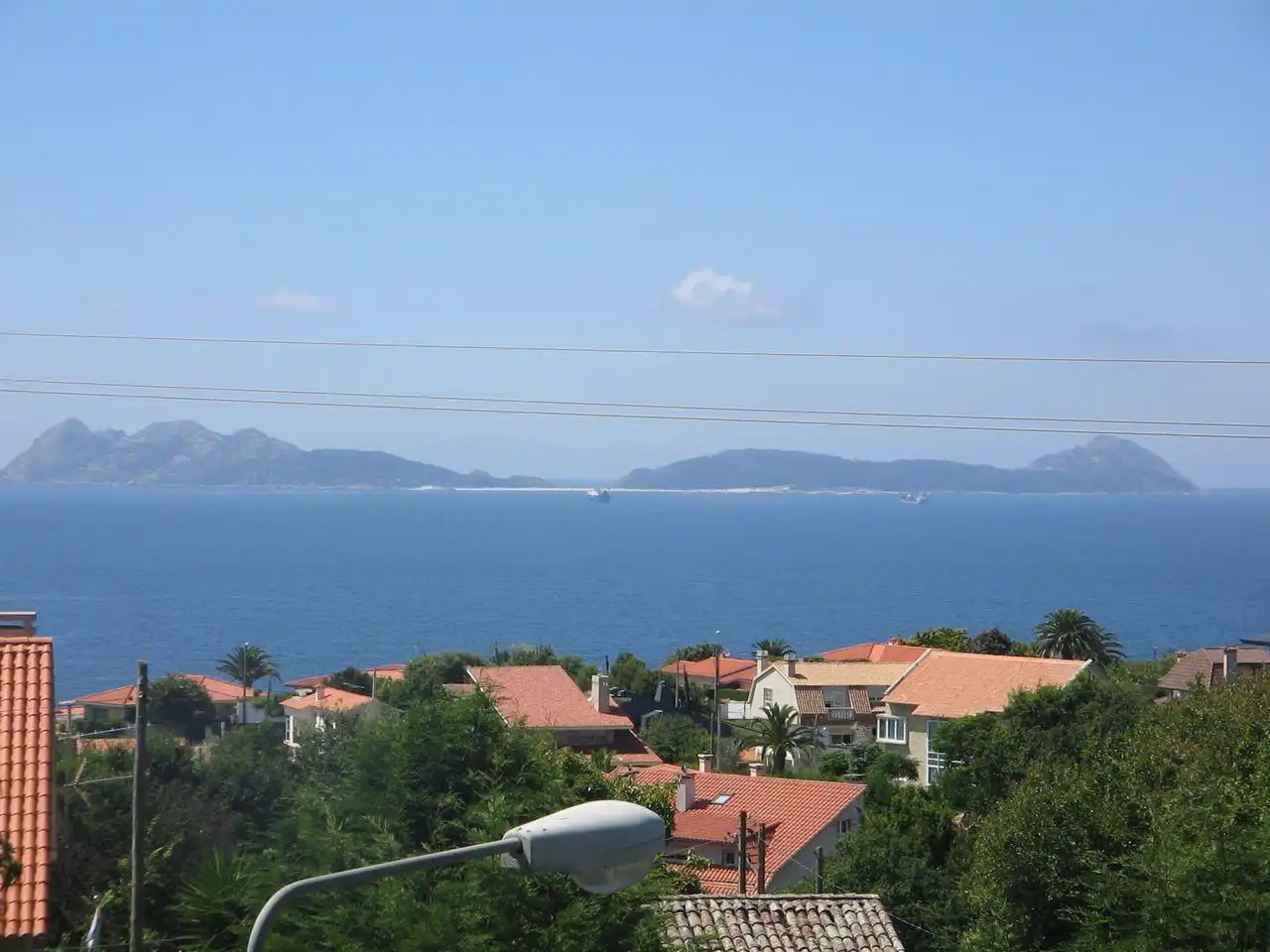 Vista exterior de Casa o xalet en venda en Vigo  amb Calefacció, Jardí privat i Terrassa