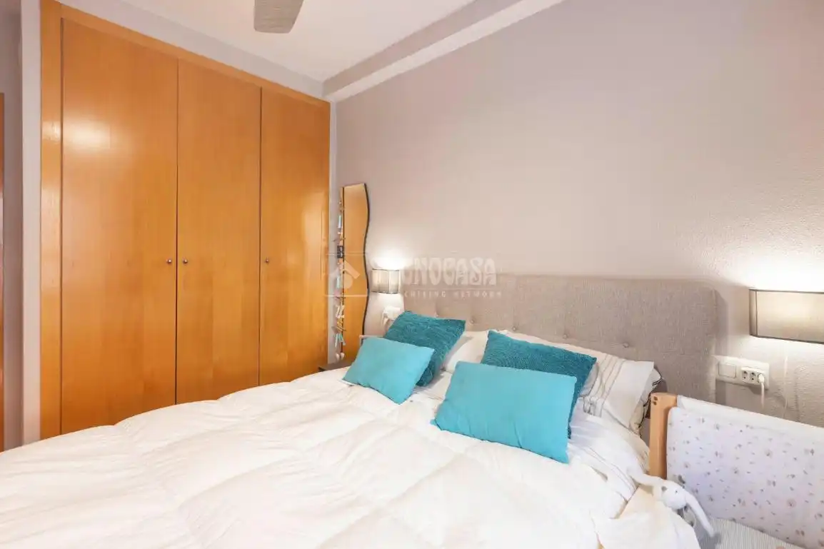 Bedroom of Flat for sale in Valencia