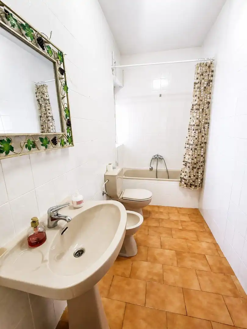Bany de Casa o xalet en venda en Armilla amb Jardí privat, Terrassa i Traster