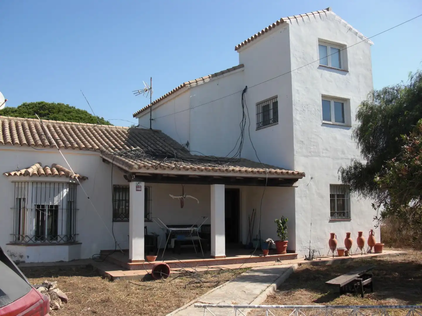 Vista exterior de Casa o xalet en venda en Chiclana de la Frontera amb Terrassa