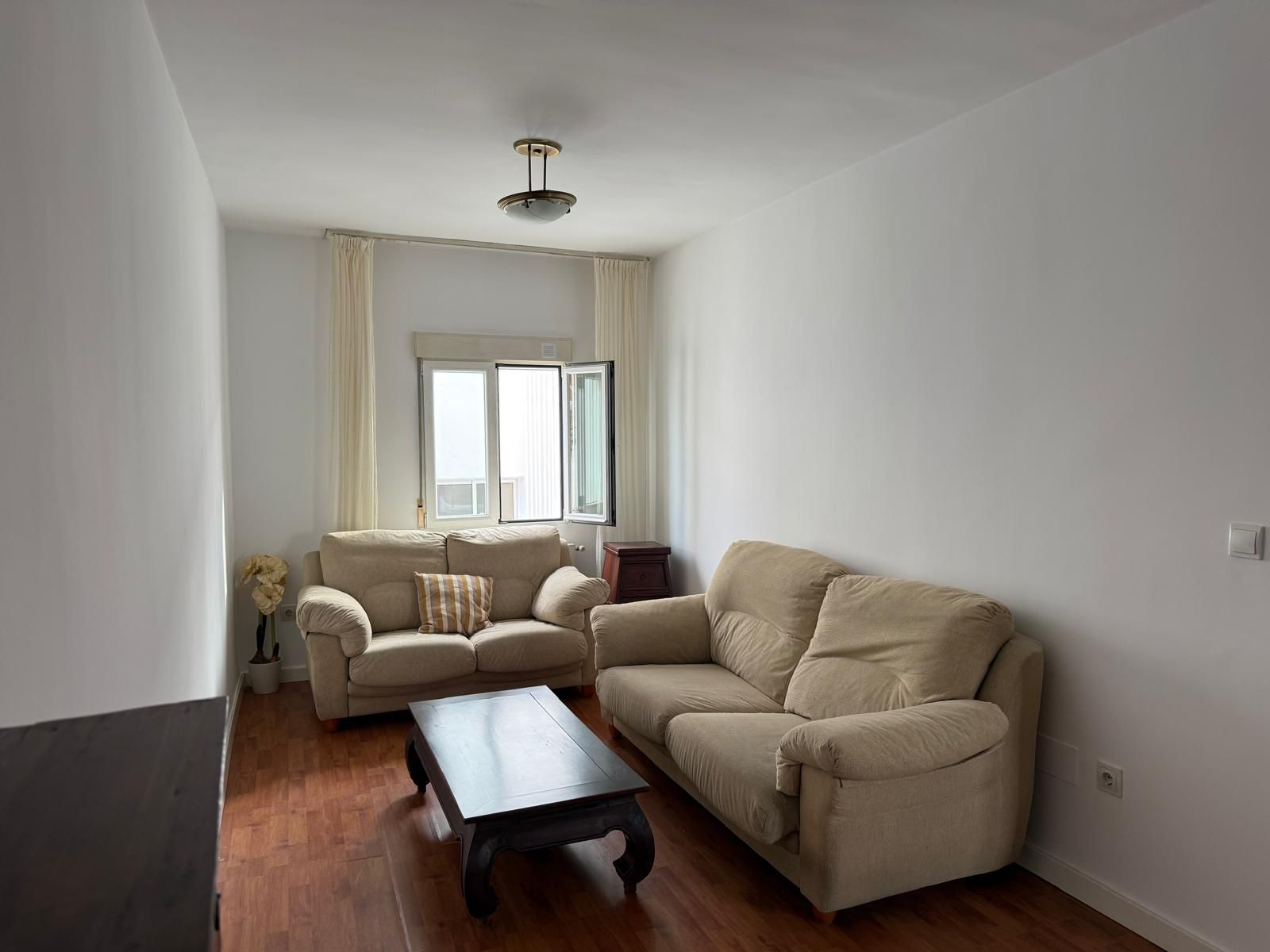 Sala de estar de Piso en venta en Valladolid Capital con Calefacción, Trastero y Amueblado