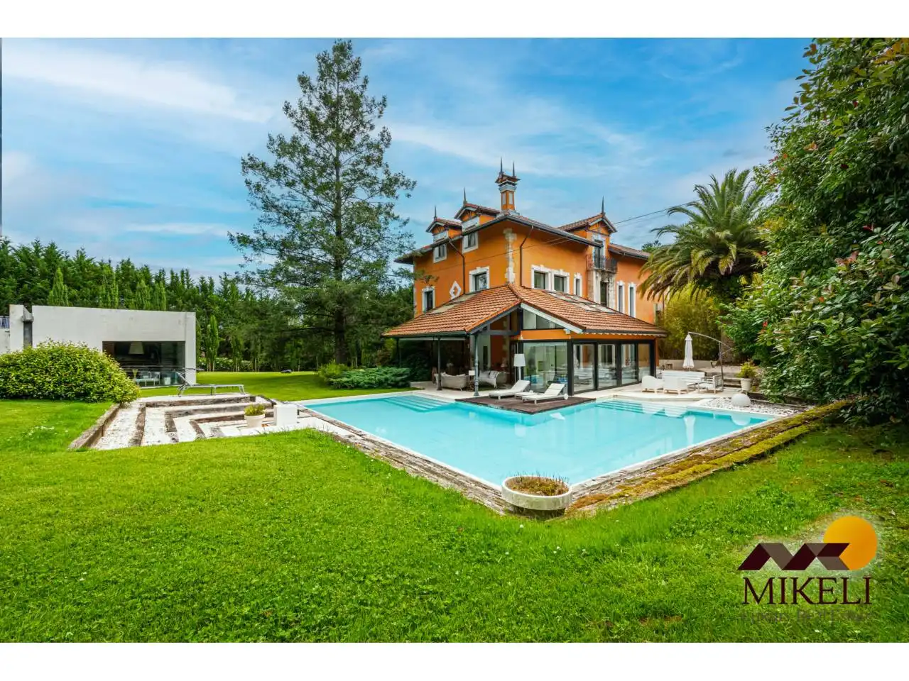 Piscina de Casa o xalet en venda en Medio Cudeyo amb Aire condicionat, Calefacció i Jardí privat