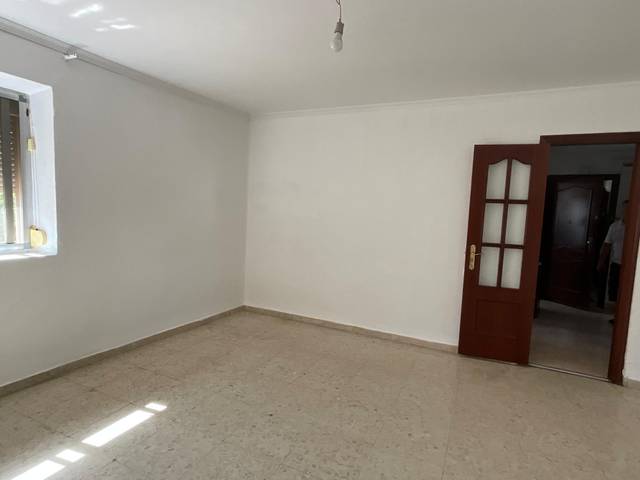 Piso en Venta en Calle Capitán Ángel Sevillano en Centro