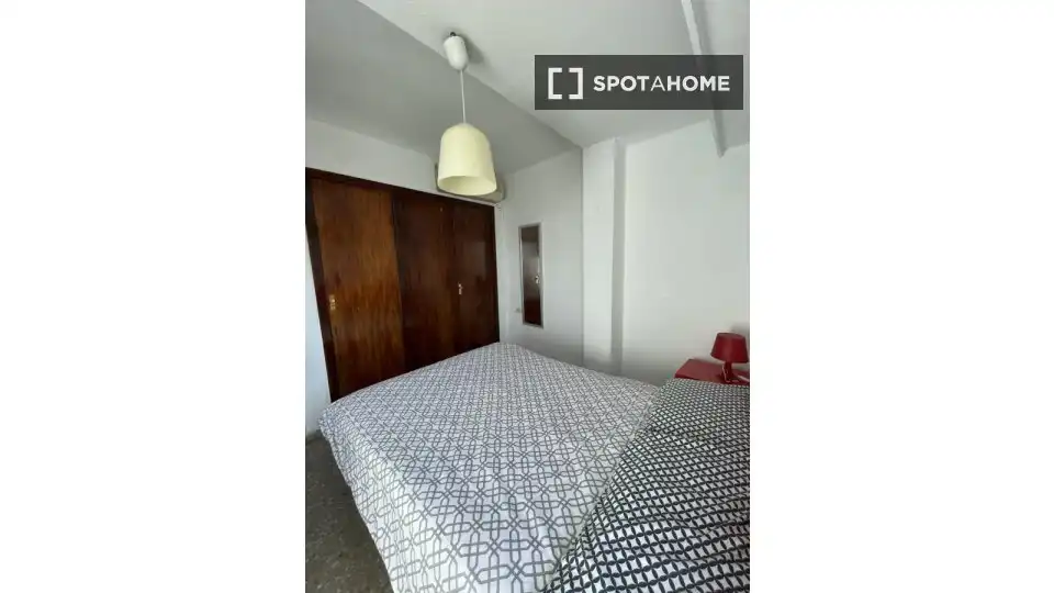 Bedroom of Flat for rent in Valencia  with Air Conditioner, Heating and Furnished
