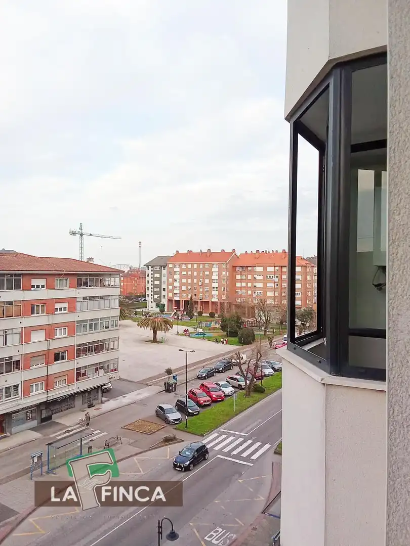 Vista exterior de Piso en venta en Castrillón con Calefacción, Parquet y Terraza