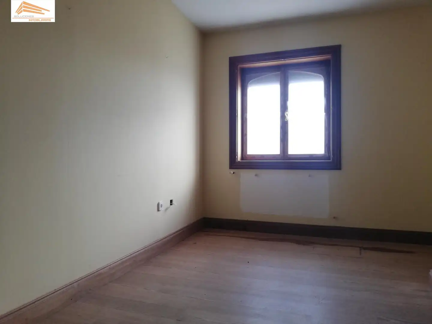 Schlafzimmer von Einfamilien-Reihenhaus zum Verkauf in Pesquera de Duero