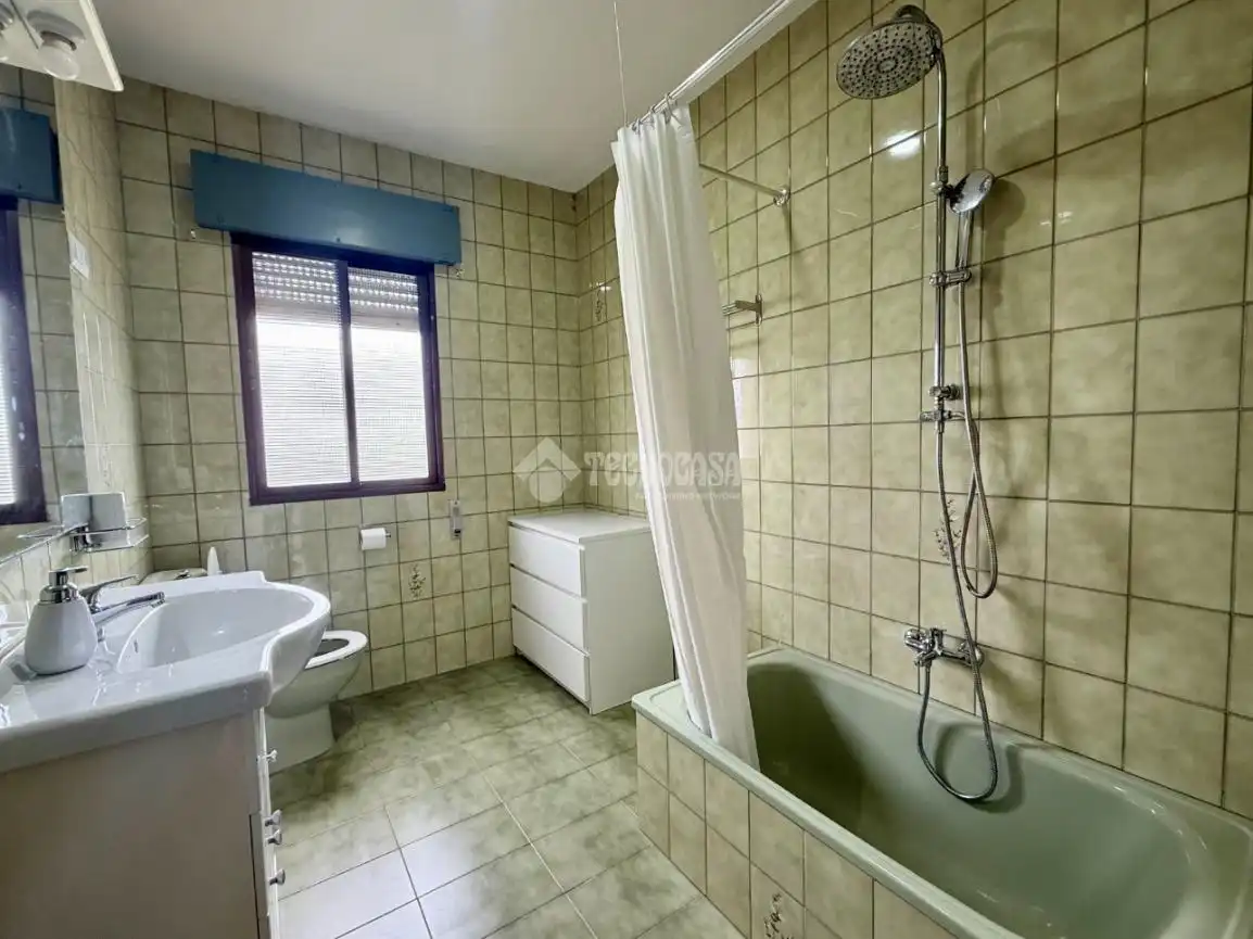 Baño de Piso en venta en Torrelavega 